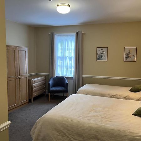 Royal Oak Hotel, 加斯唐 外观 照片
