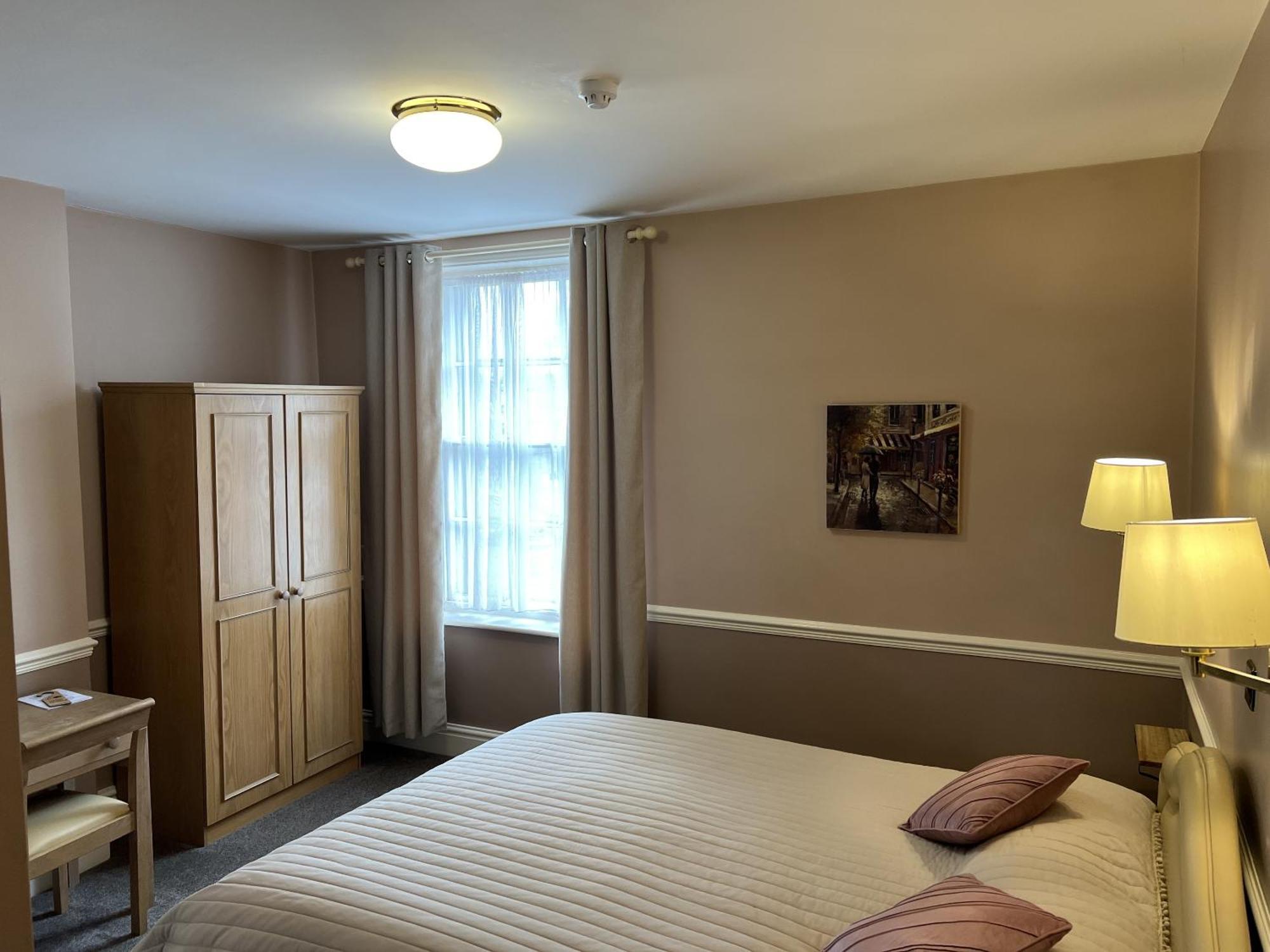 Royal Oak Hotel, 加斯唐 外观 照片